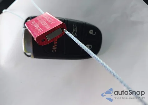 2017 Chrysler 200 Limited Platinum z USA, uszkodzony, nr VIN 1C3CCCAB3HN502493